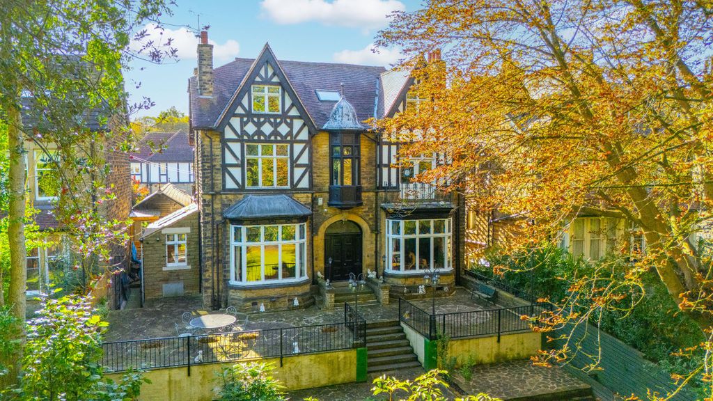 Property photo 1 of 53