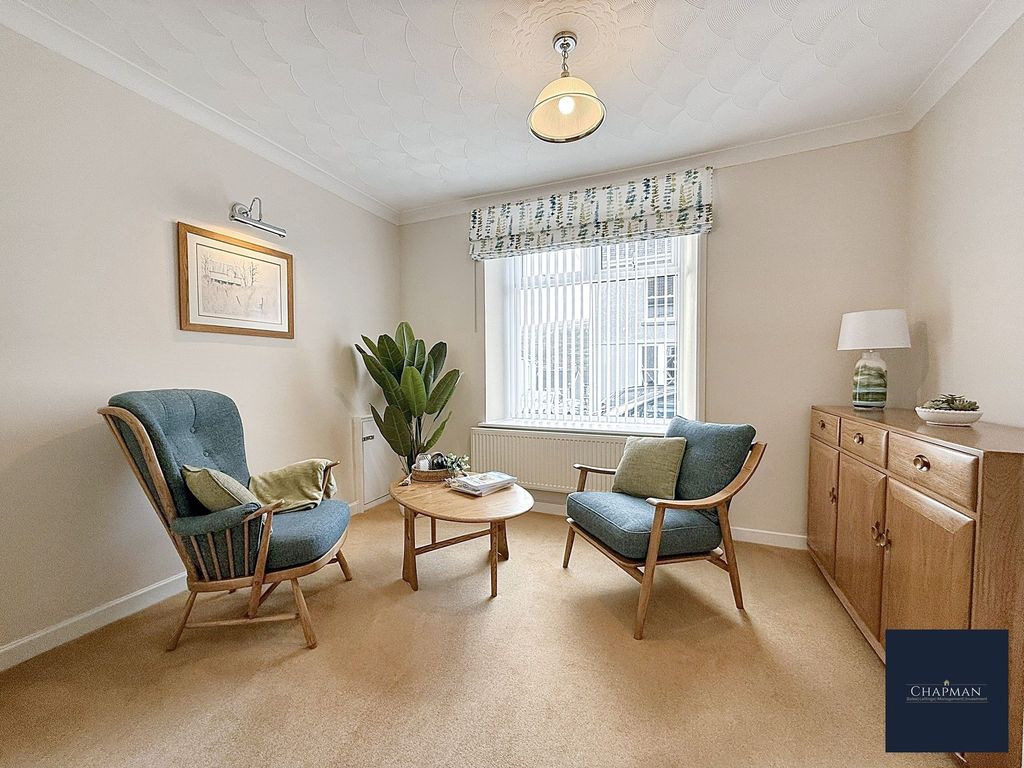 Property photo 2 of 25