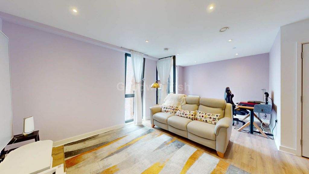 Property photo 1 of 32