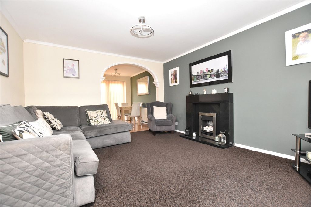 Property photo 2 of 24 Picture No. 12