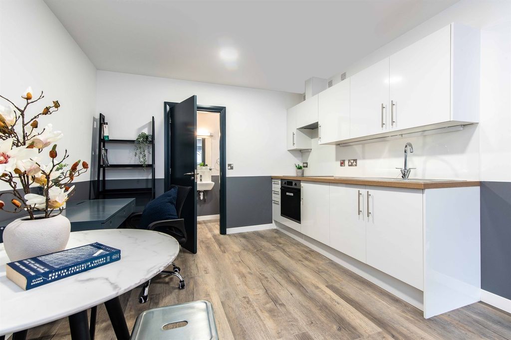 Property photo 1 of 13 (Main)