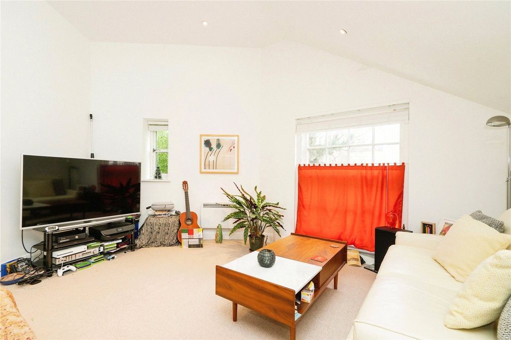 Property photo 3 of 14 Photography