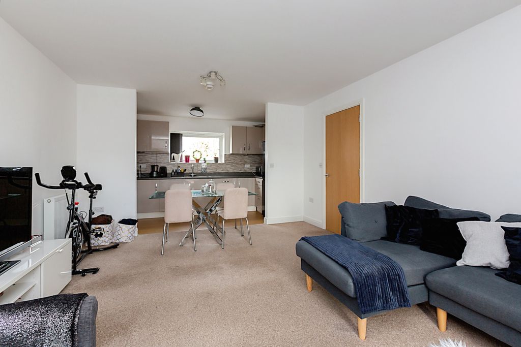 Property photo 3 of 7