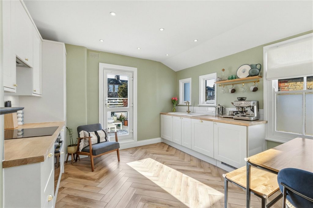 Property photo 3 of 10 Picture No. 05