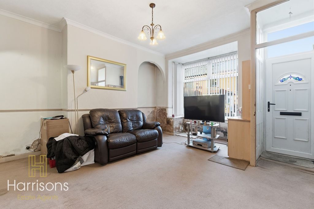 Property photo 2 of 15 4640421