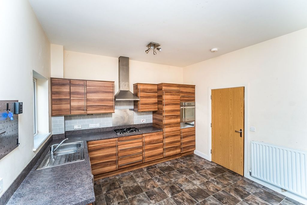 Property photo 2 of 8 Dining Kitchen