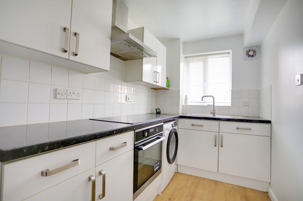 Property photo 3 of 5 Img_9294-Img_9296