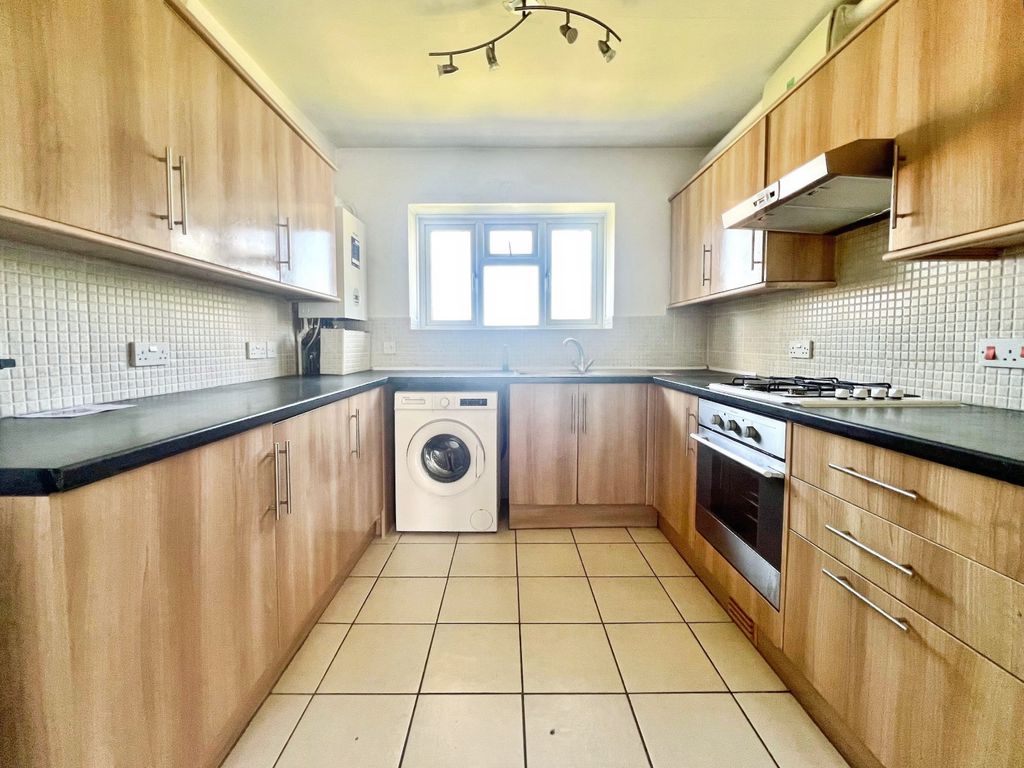 Property photo 2 of 14 Kitchen