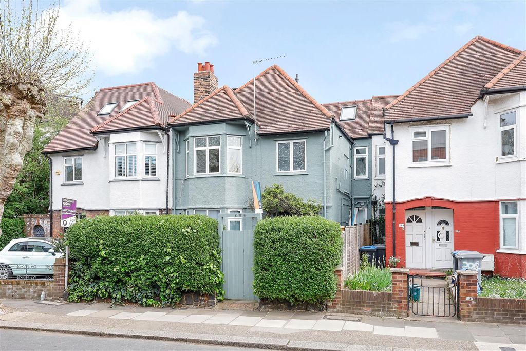 Property photo 2 of 13