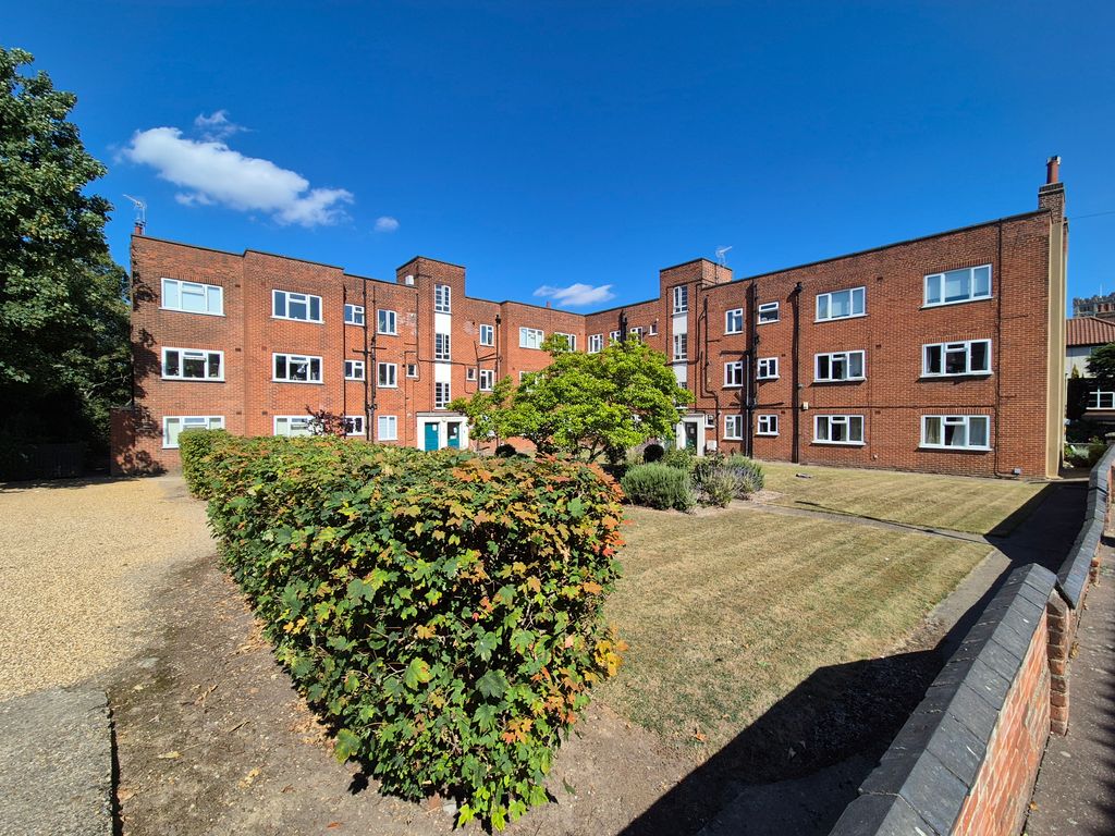 Property photo 1 of 13 Image