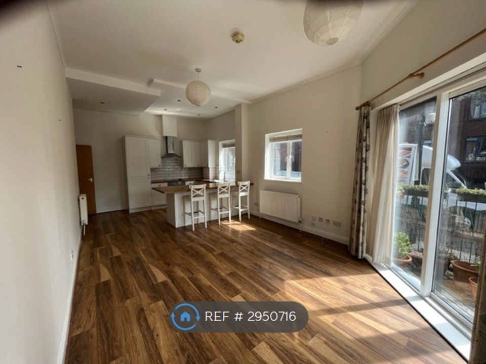 Property photo 1 of 15 Bright Open-Plan Living Area