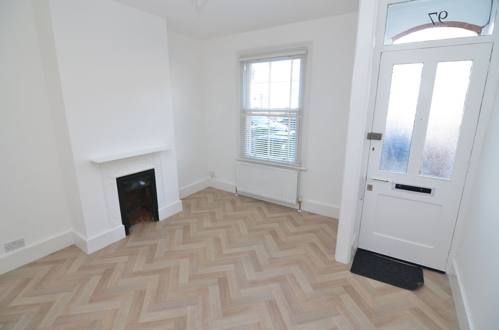 Property photo 2 of 12