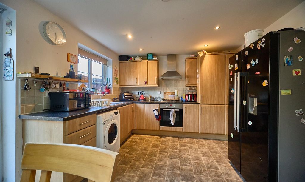 Property photo 2 of 13 1 Knitters Close Bw 4.Jpg