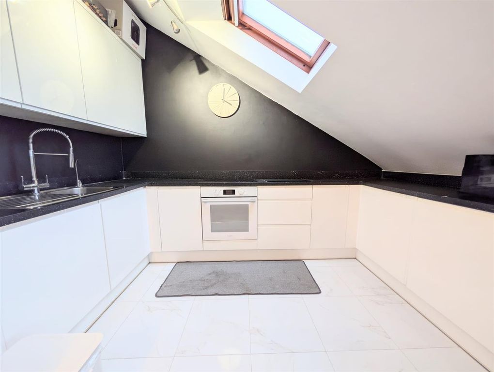 Property photo 3 of 6 08524Aa5-44A5-4Dbb-9B81-Ecebd67d38B4.Jpg