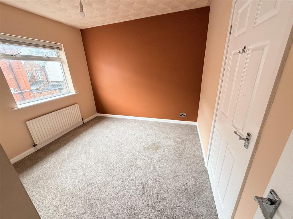 Property photo 2 of 8 Bedroom 2