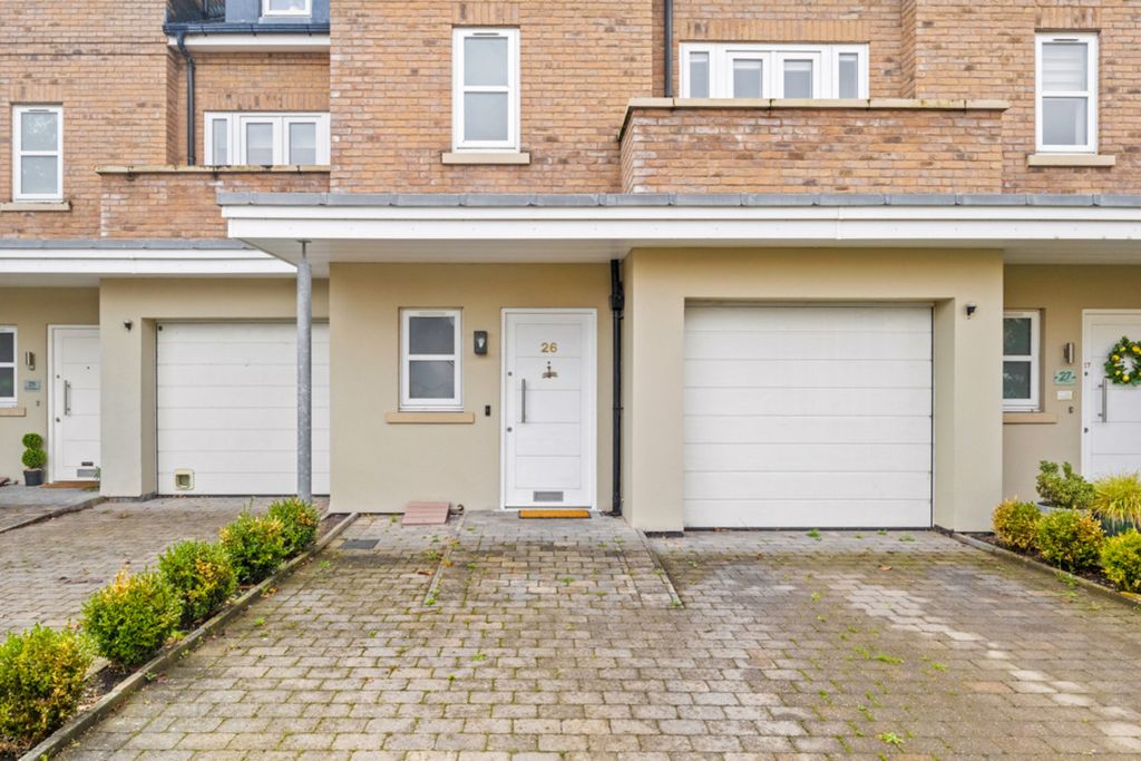 Property photo 2 of 34