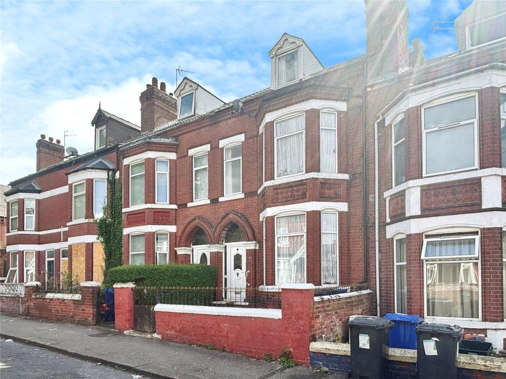 Property photo 1 of 21 Frontage
