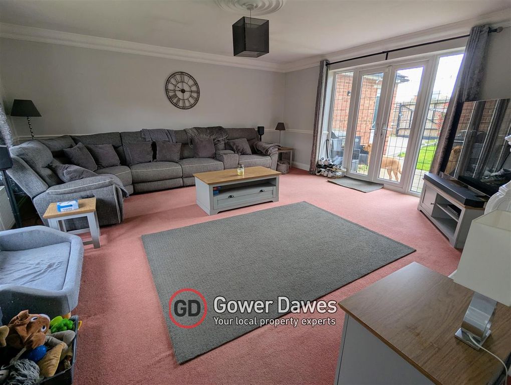 Property photo 2 of 17 Lounge