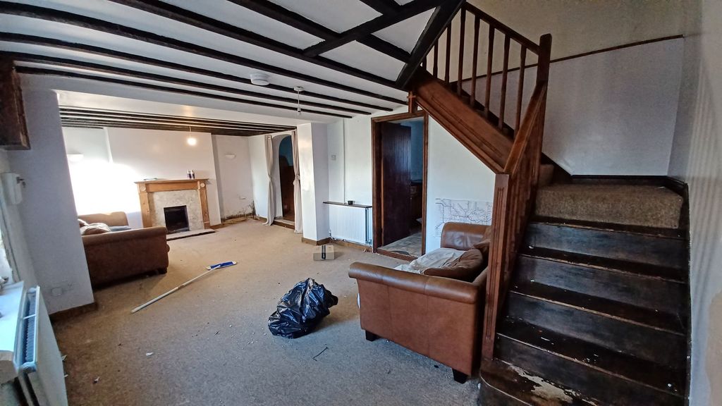 Property photo 2 of 13