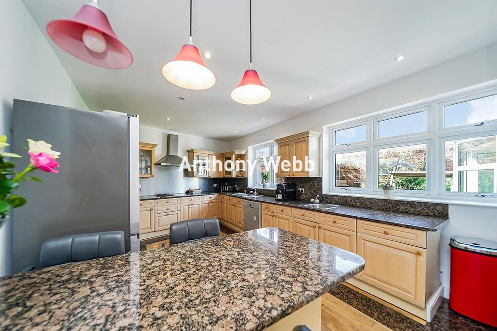 Property photo 2 of 27 Kitchen