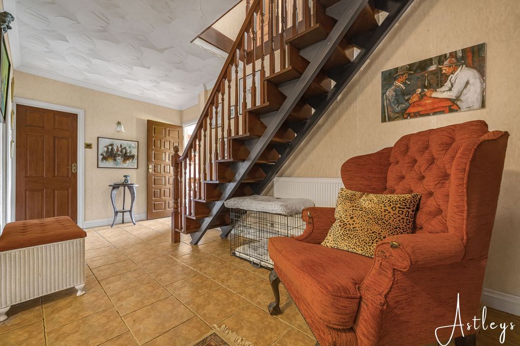Property photo 2 of 43