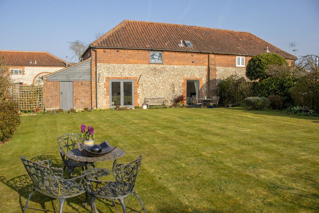Property photo 2 of 34 4023934