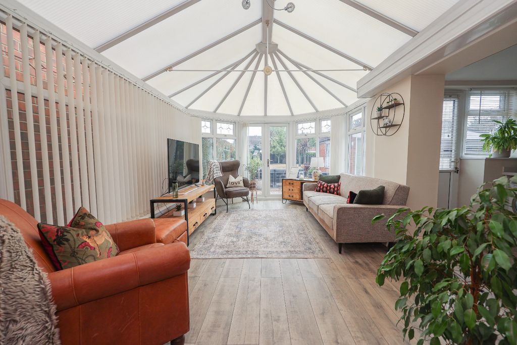 Property photo 2 of 28 5302541
