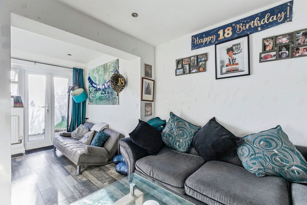 Property photo 3 of 13