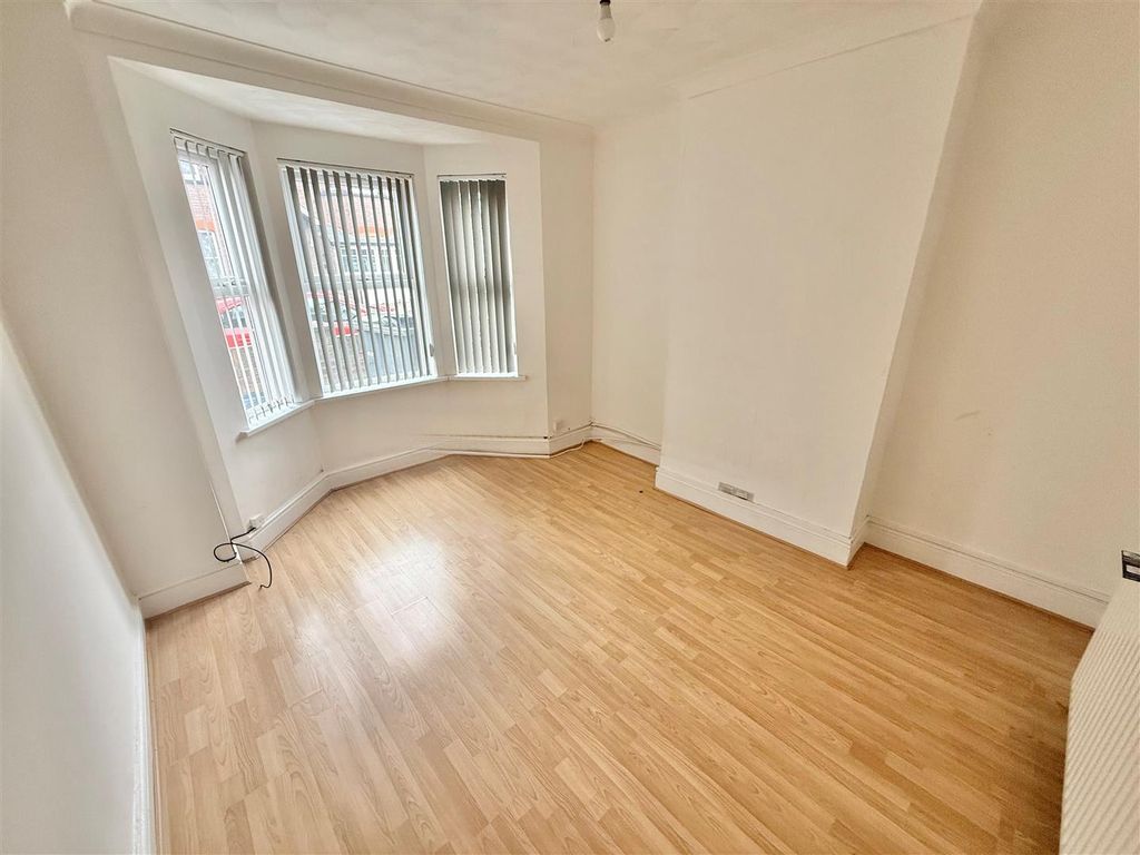 Property photo 2 of 9 Living Room