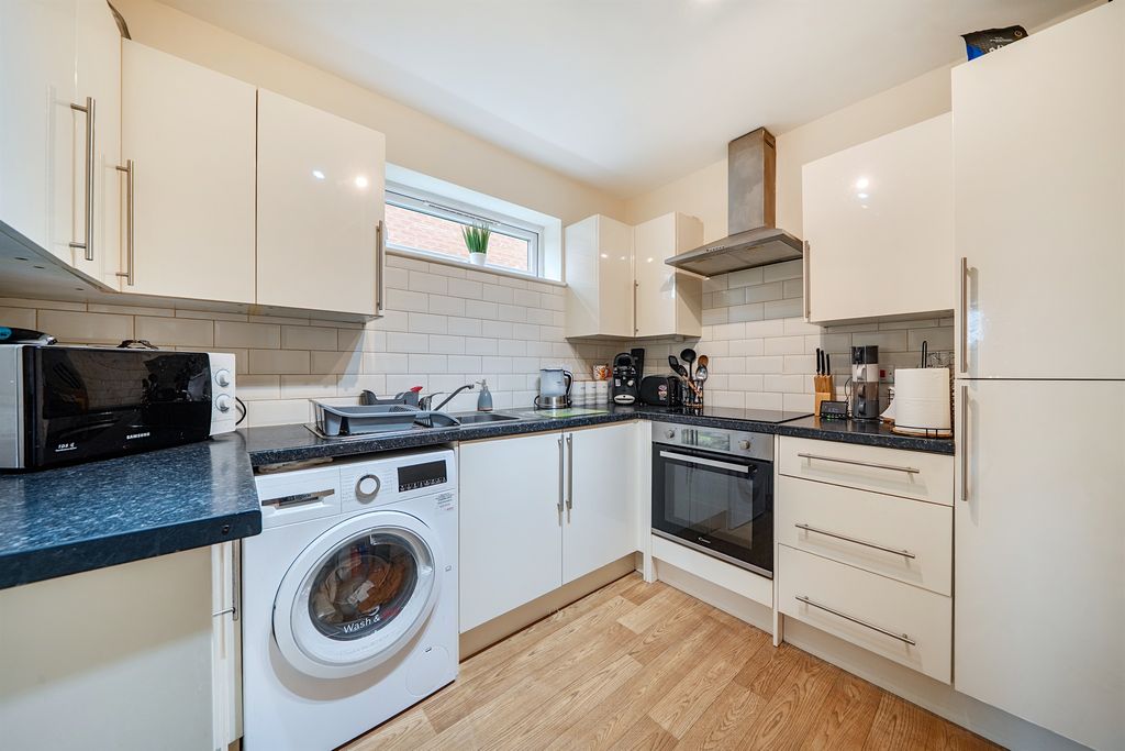 Property photo 2 of 11