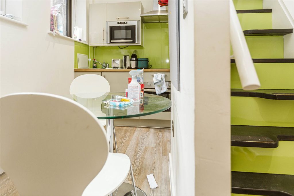 Property photo 3 of 6 Picture 3