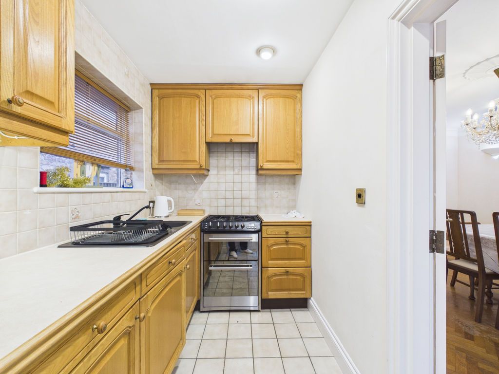 Property photo 3 of 14 Photo 8