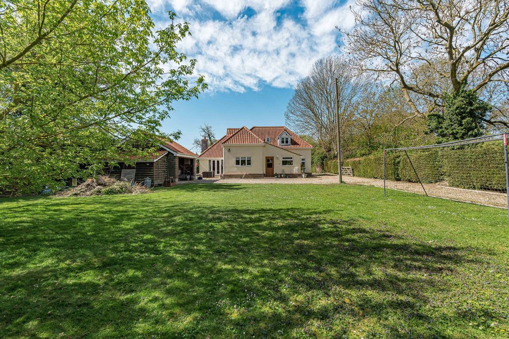 Property photo 2 of 34