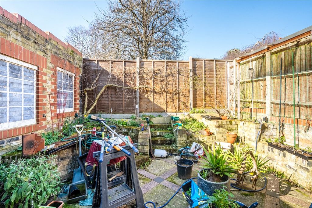 Property photo 3 of 6 Picture No. 04