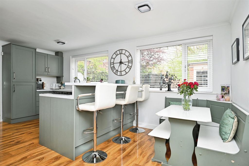 Property photo 3 of 25 Kitchen/Diner