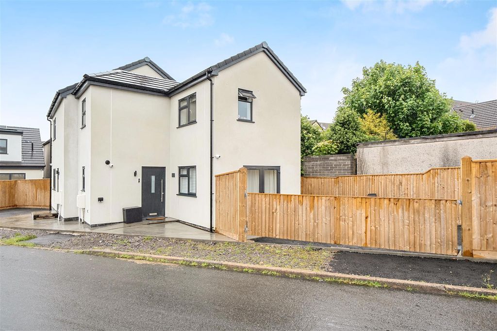 Property photo 1 of 12 1466292-2-6A0Dbd81B68Fe.Jpg