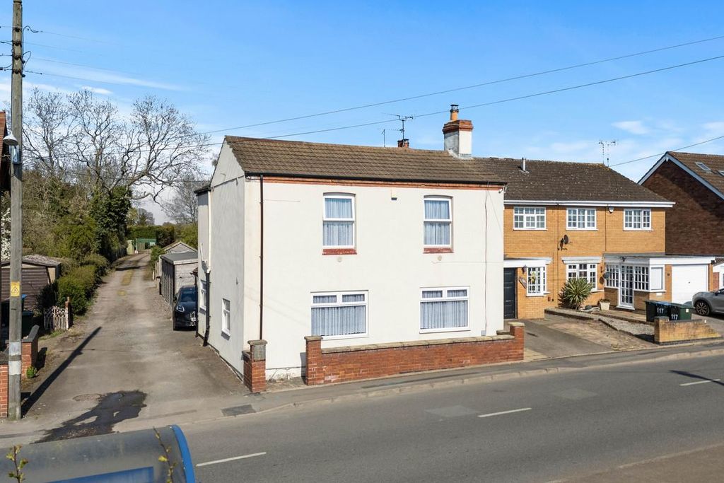 Property photo 2 of 31