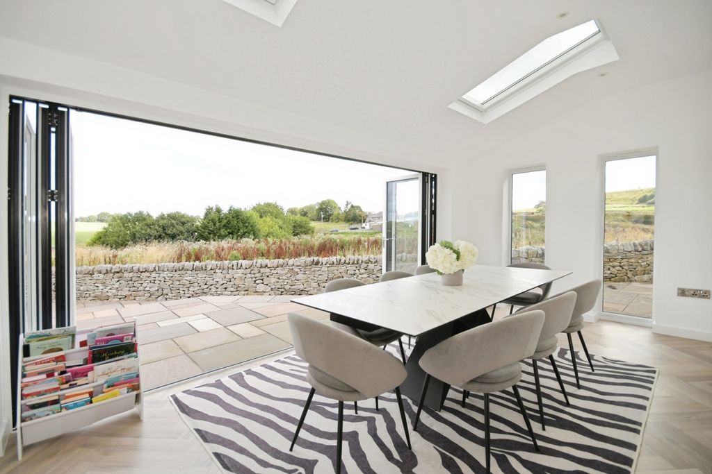 Property photo 3 of 20 Dining Room