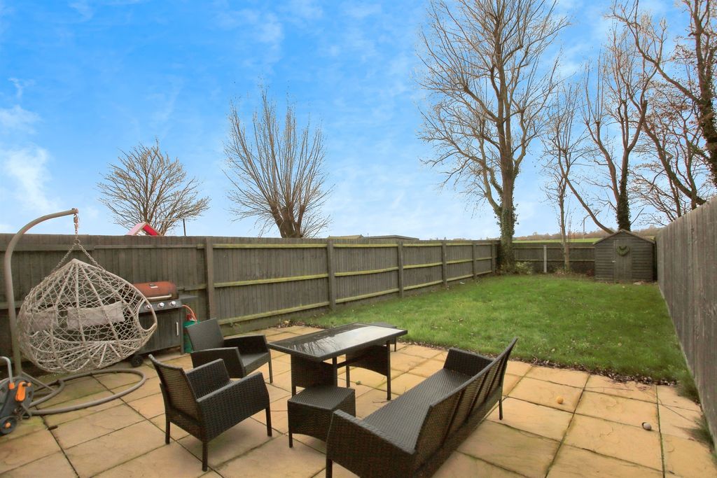 Property photo 2 of 20