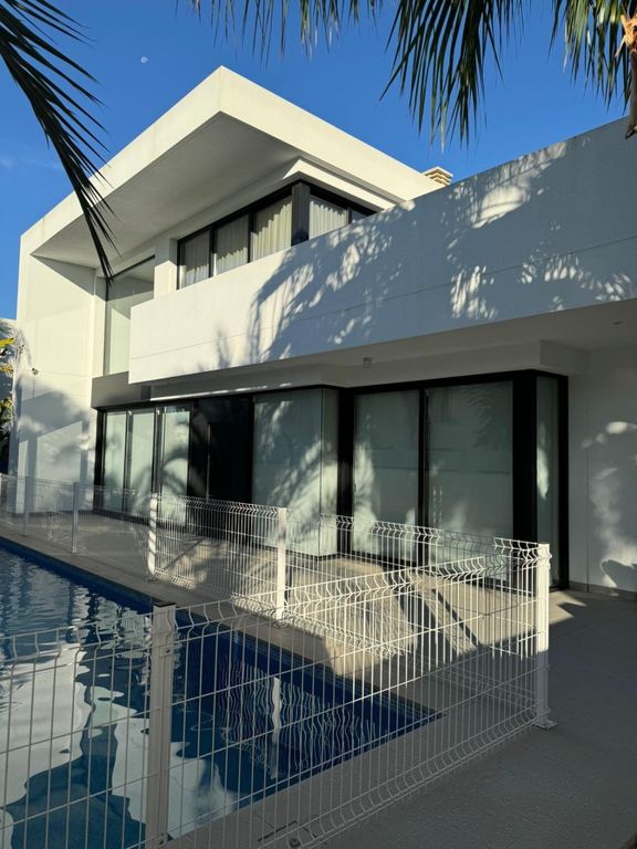 Property photo 1 of 31