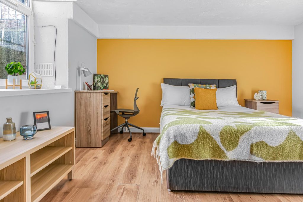 Property photo 2 of 8 Property Photo