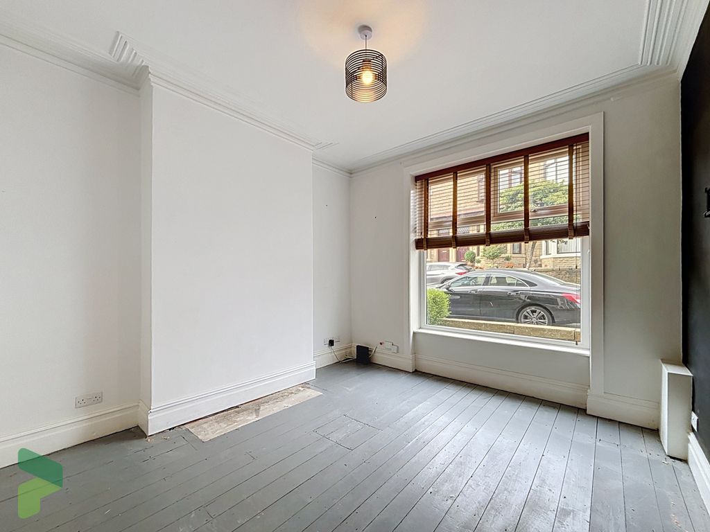 Property photo 3 of 16 Sitting Room