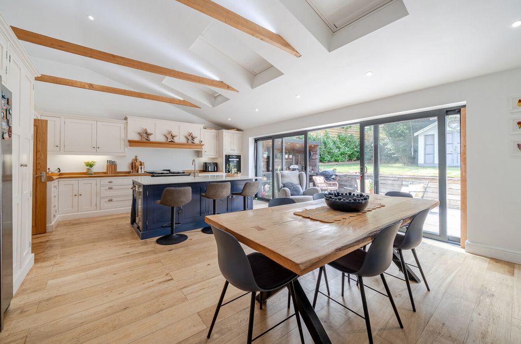 Property photo 2 of 25 1473527-12-6A4561...