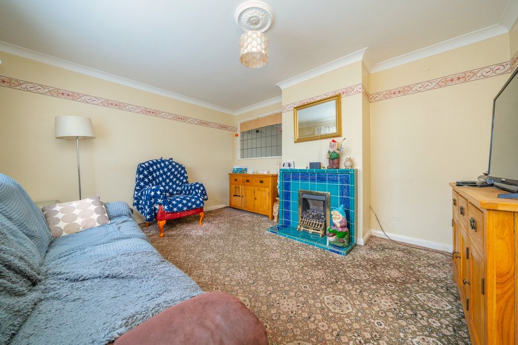 Property photo 2 of 16