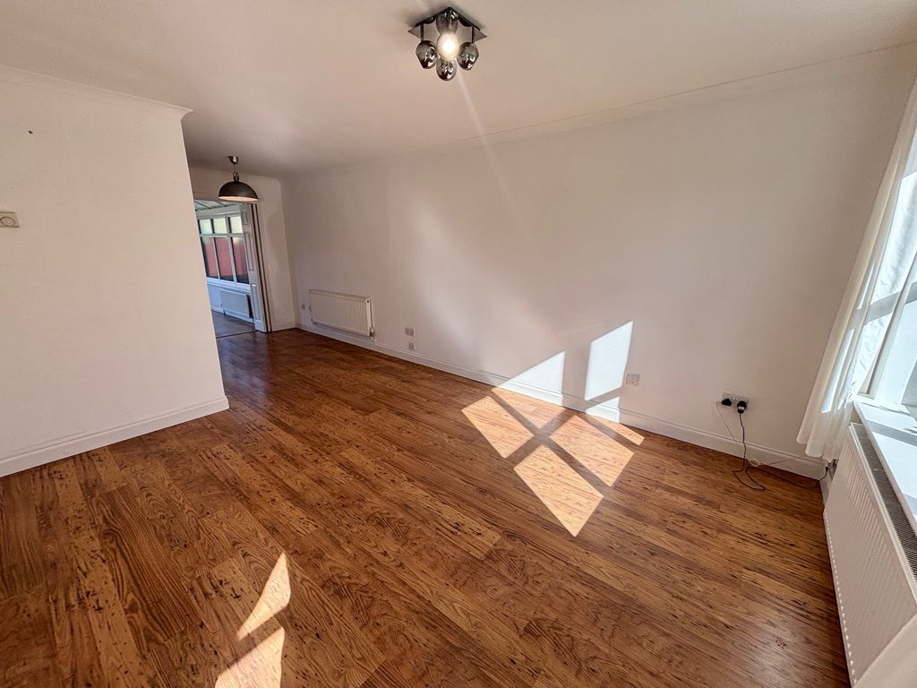 Property photo 2 of 9 Living Room