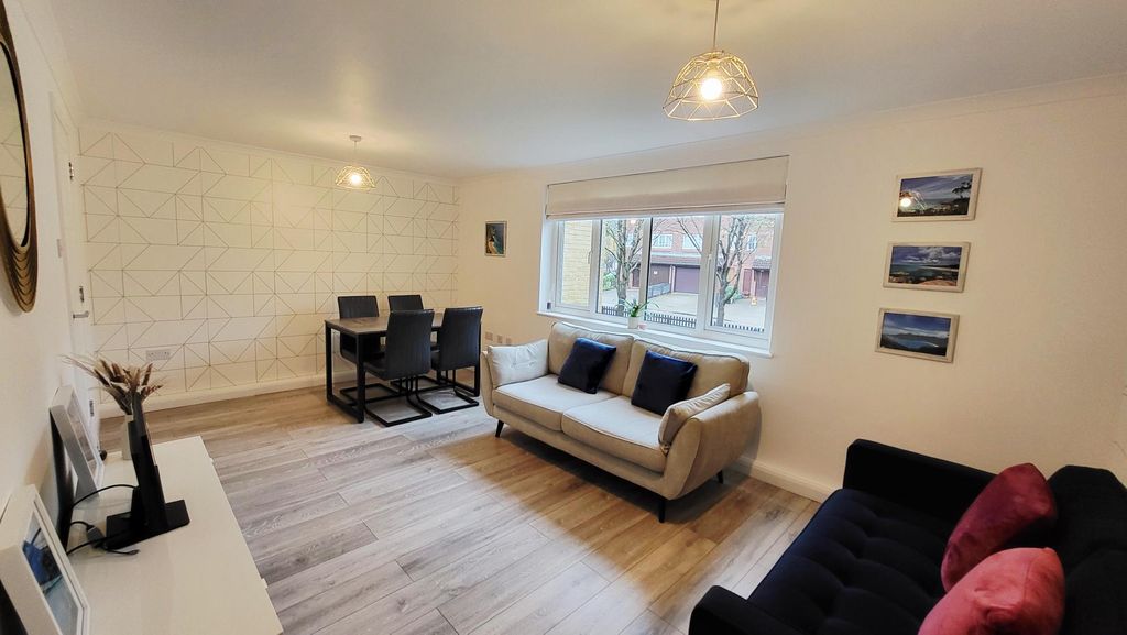 Property photo 2 of 9 Image