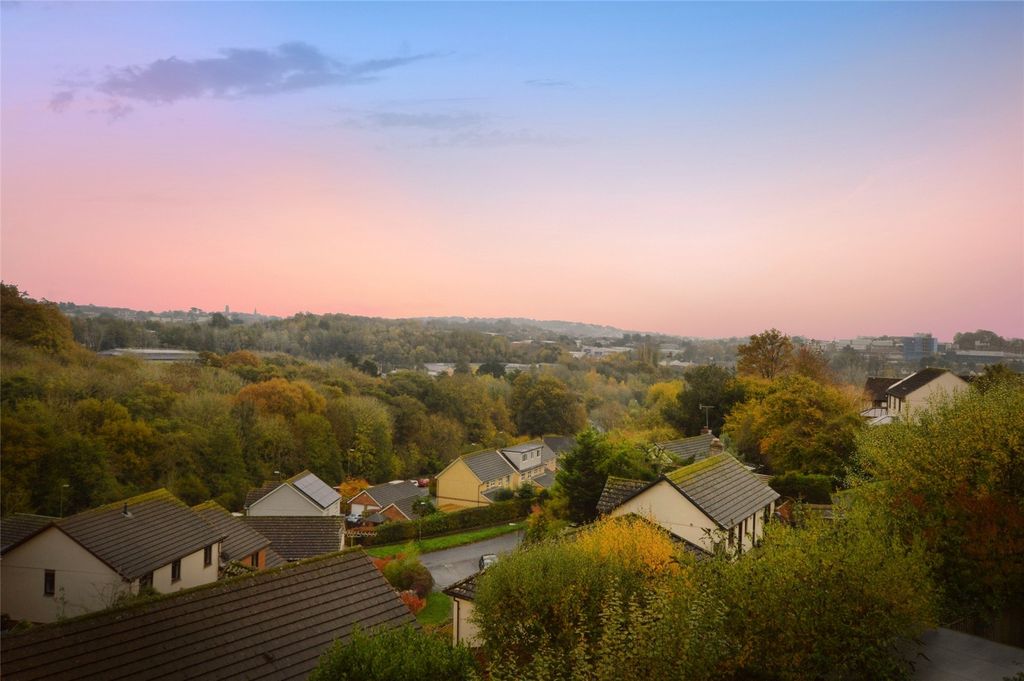 Property photo 2 of 25 Picture No. 53