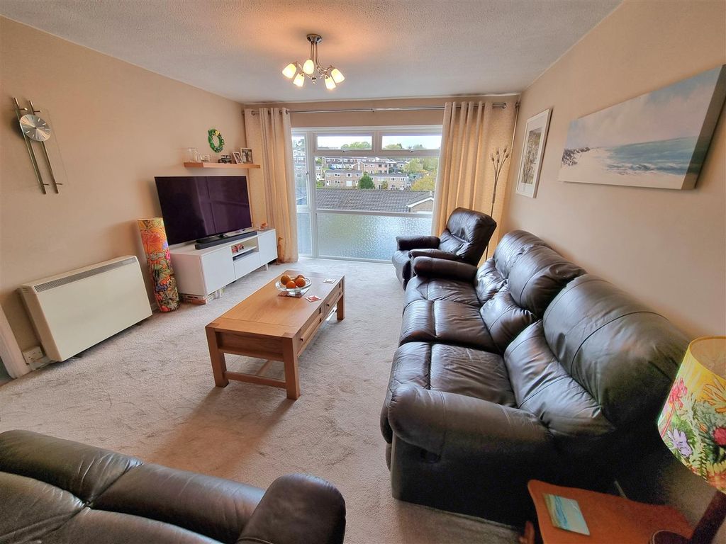 Property photo 3 of 18 Sitting Room.Jpg