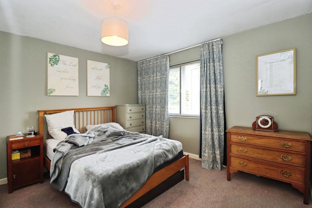 Property photo 3 of 17 Photo