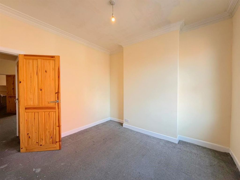 Property photo 3 of 12 Sitting Room